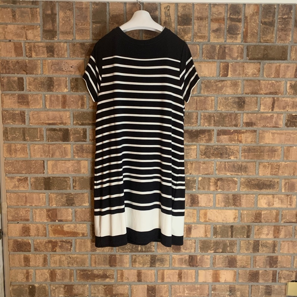 Dress - Picture 4 of 4